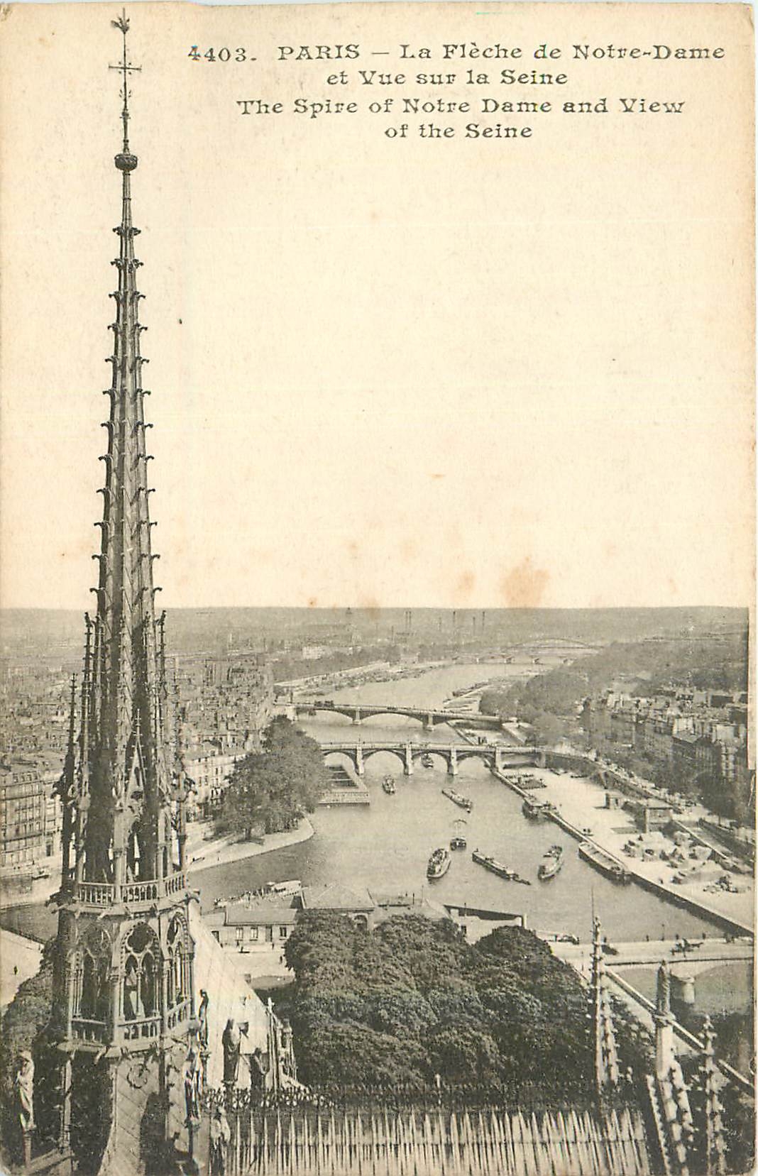 CPA Paris La Fleche de Notre Dame et Vue sur la Seine 