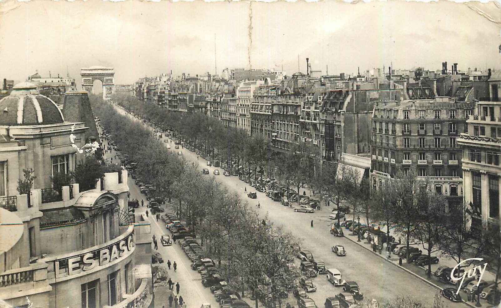 CPA Paris et ses Merveilles Vue generale de l'avenue des Champs Elysees et l'arc 