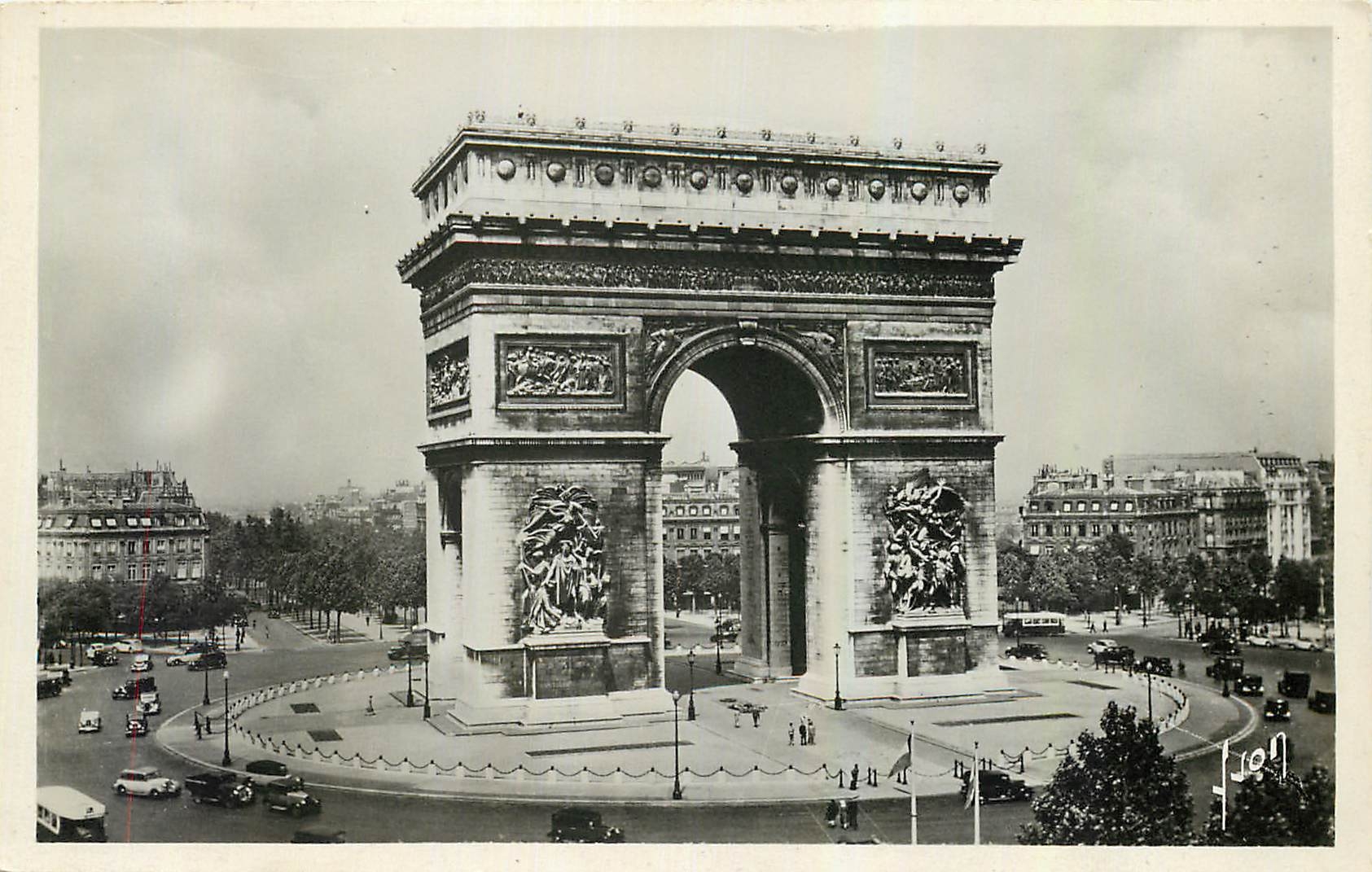 CPA Paris en Flanant l'Arc de Triomphe de l'Etoile 