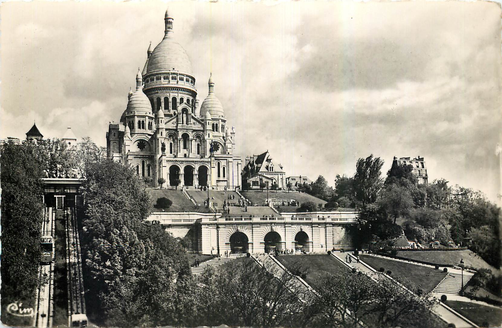 CPA Paris Le Sacre Coeur et le Funiculaire 