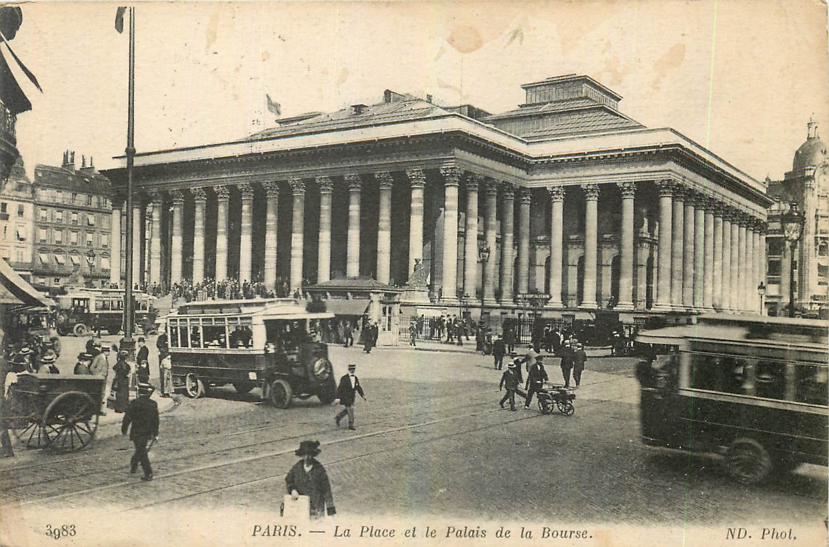 CPA Paris La Place et le Palais de la Bourse 