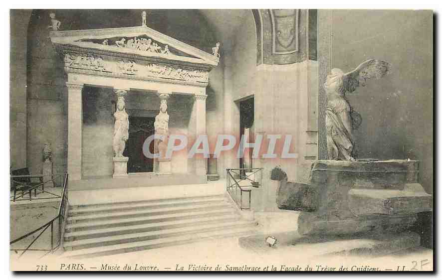 CPA Paris Musee du Louvre La Victoire de Samothrace et la Facade du Tresor des Cuidiens 