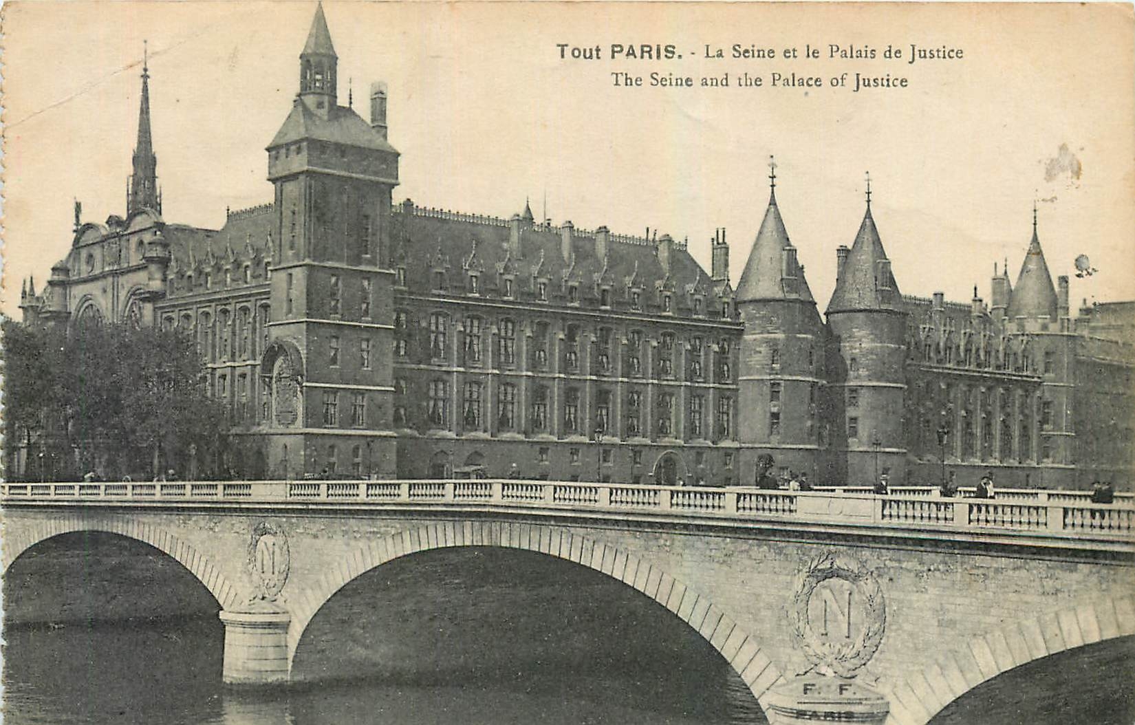CPA Tout Paris La Seine et le Palais de Justice 