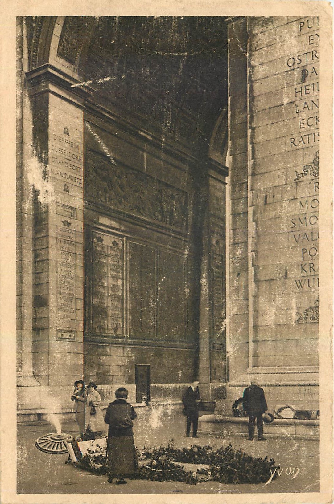 CPA Paris en flanant Tombe du Soldat Inconnu 