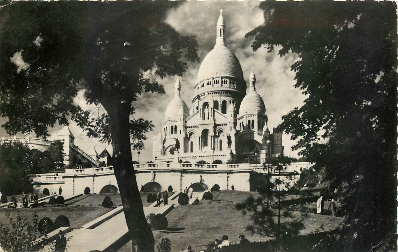 CPA Paris La Basilique du Sacre Coeur 