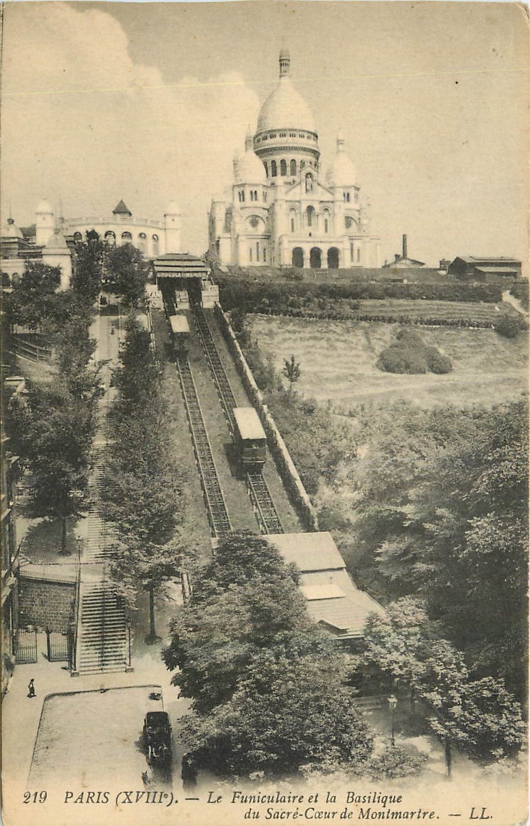 CPA Paris Le Funiculaire et la Basilique du Sacre Coeur de Montmartre 