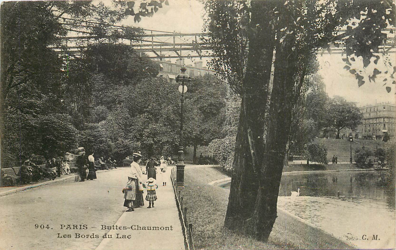 CPA Paris Buttes Chaumont Les Bords du Lac 