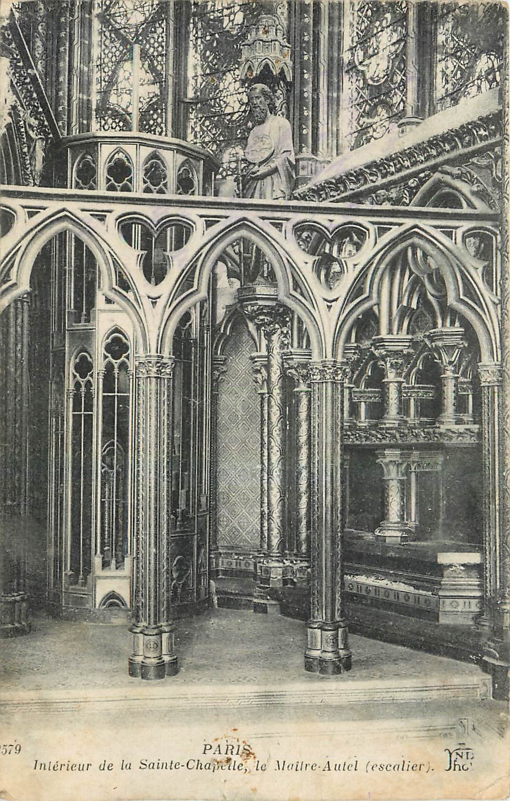 CPA Paris Interieur de la Sainte Chapelle le Maitre Autel escalier 