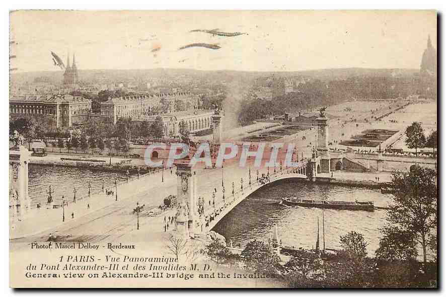 CPA Paris Vue panoramique du Pont Alexandre III et des Invalides 