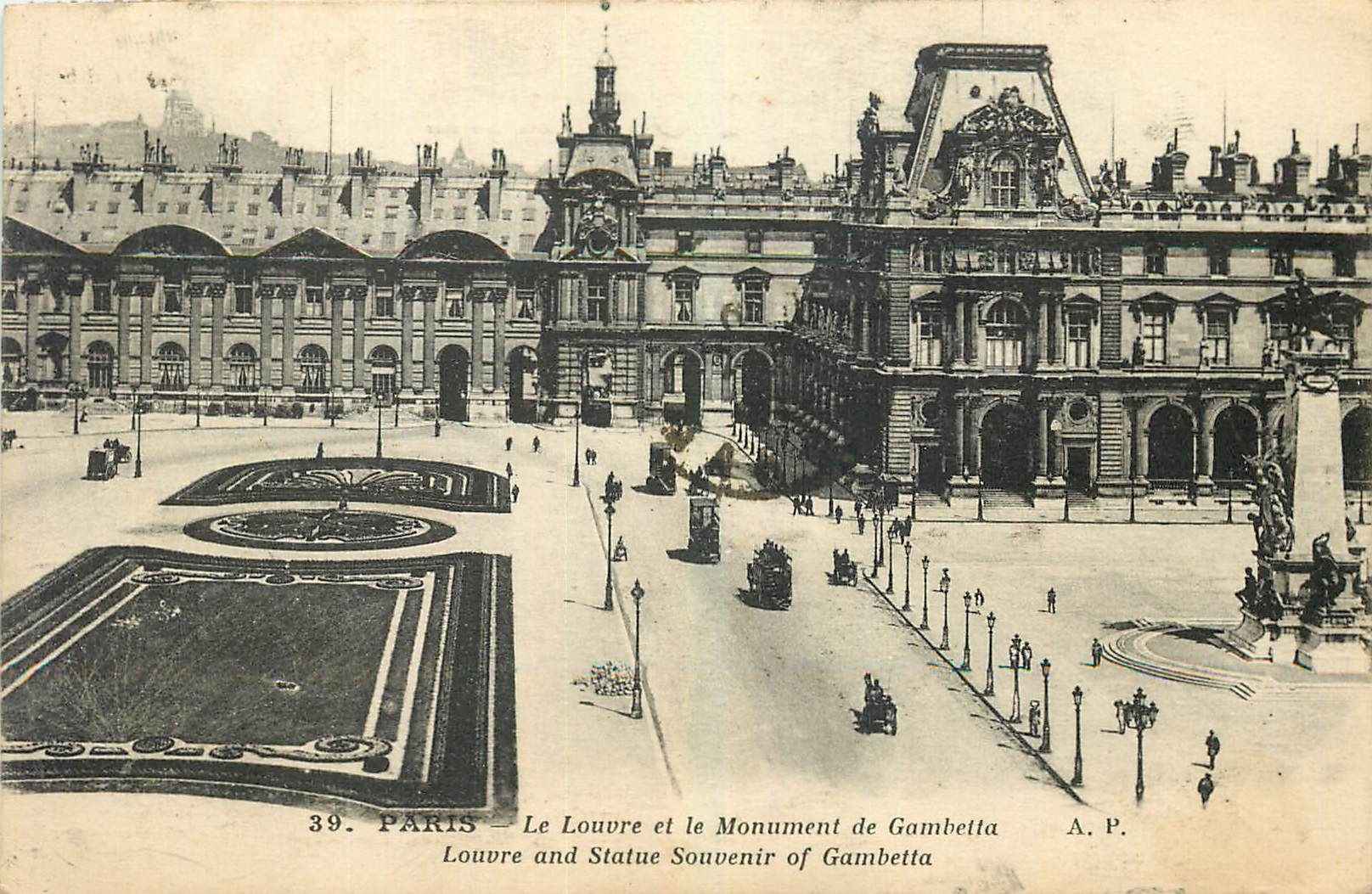 CPA Paris Le Louvre et le Monument de Gambetta 