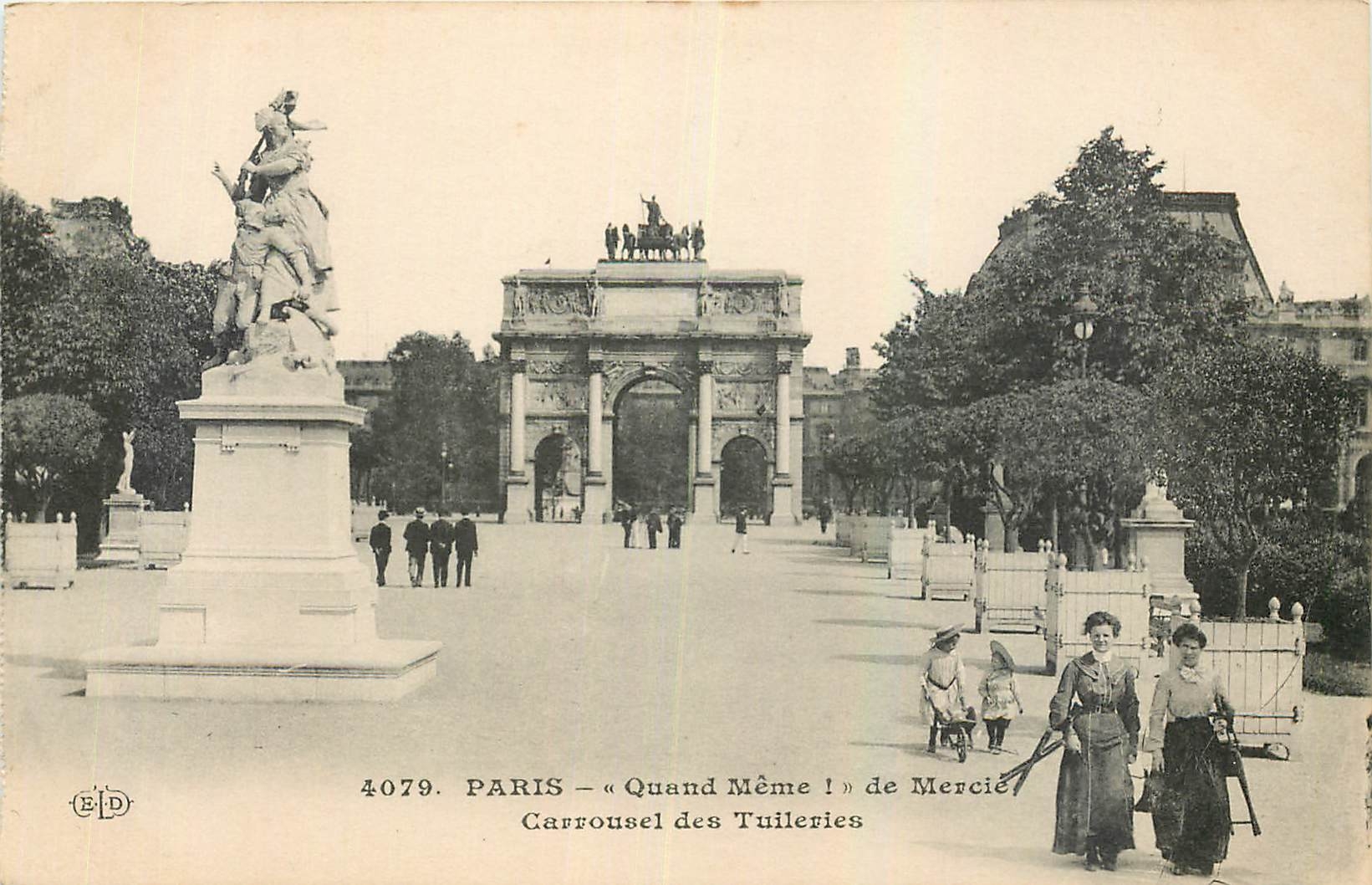 CPA Paris Quand Meme de Mercie Carrousel des Tuileries 