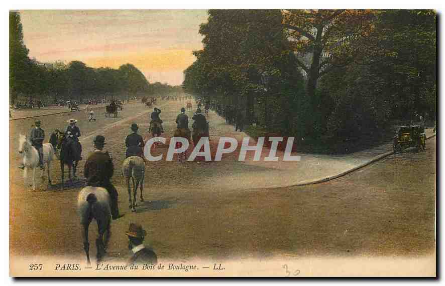 CPA Paris l'Avenue du Bois de Boulogne Chevaux