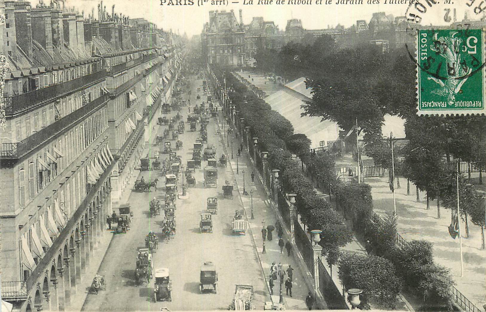 CPA Paris La Rue de Rivoli et le Jardin des Tuileries 