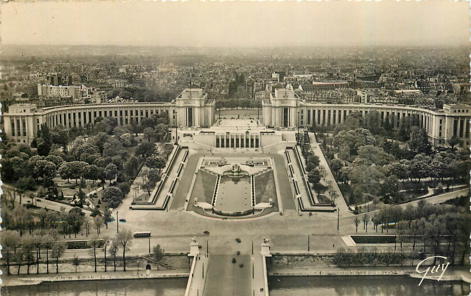 CPA Paris et ses Merveilles Vue generale du palais de Chaillot Azema Boileau et Carlu a chitectes 
