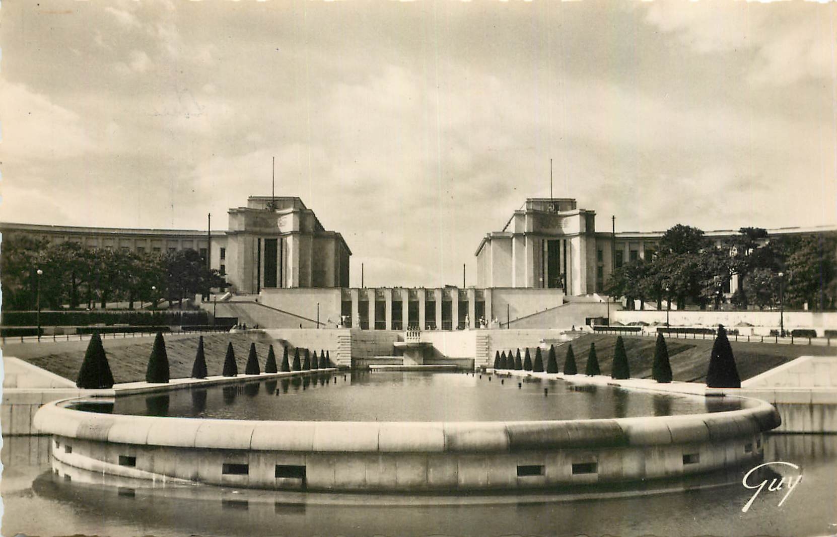 CPA Paris et ses Merveilles Le Palais de Chaillot vu des jardins 
