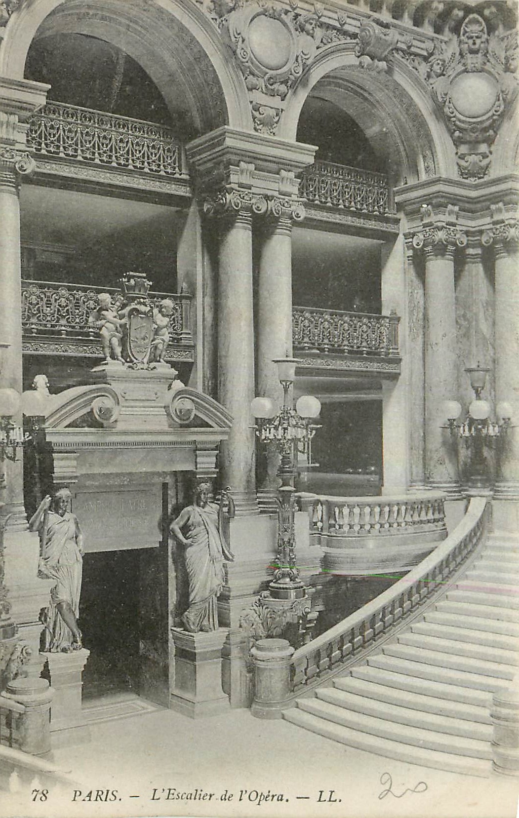 CPA Paris l'Escalier de l'Opera 