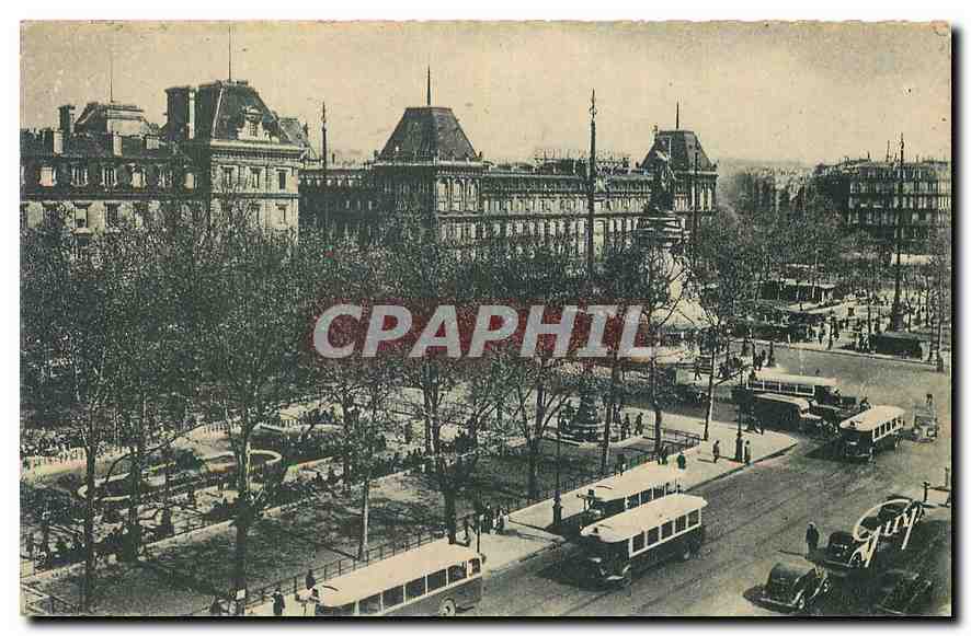 CPA Paris et ses Merveilles Place de la Republique 