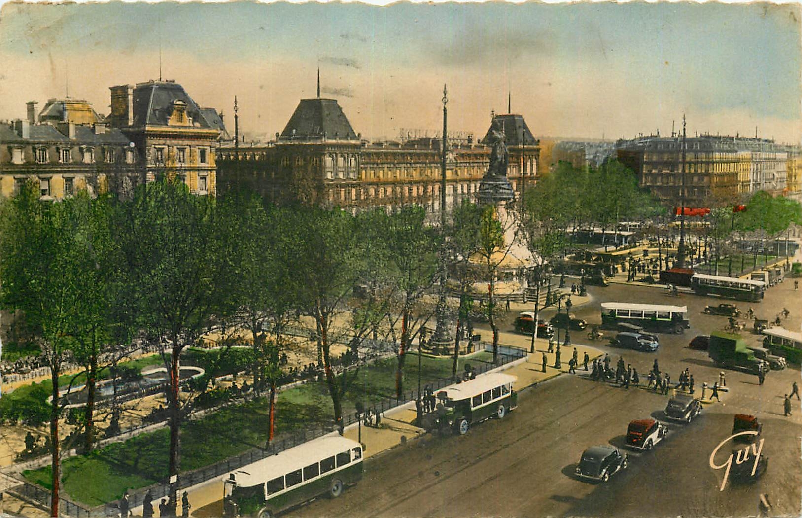 CPA Paris et ses Merveilles Place de la Republique 