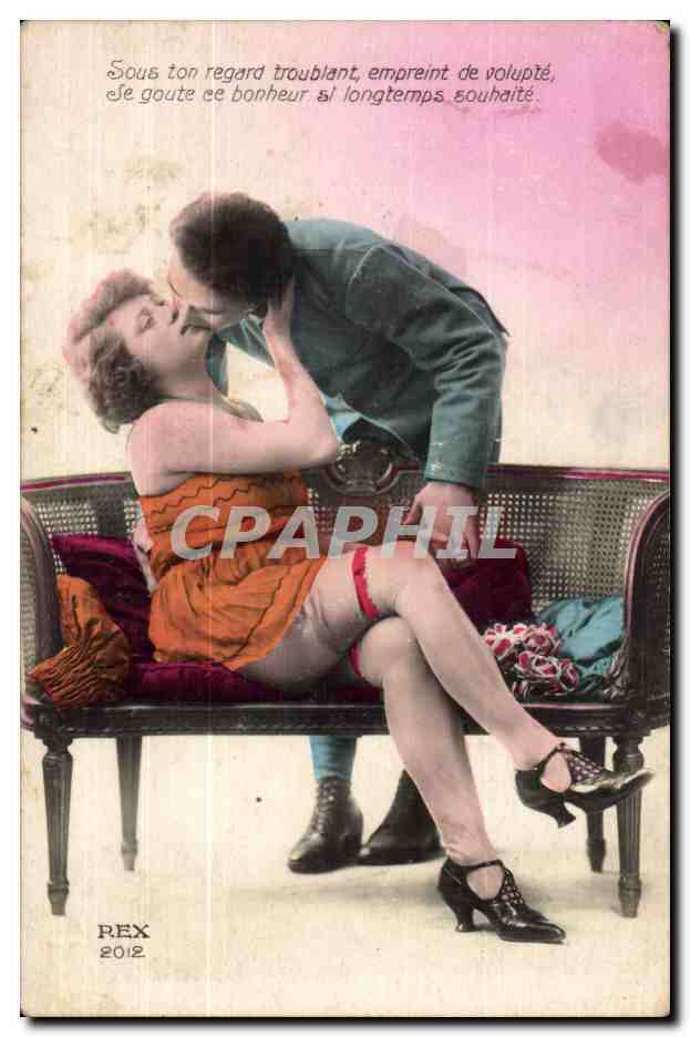 Couple enlacé — scène amoureuse — REX 2012