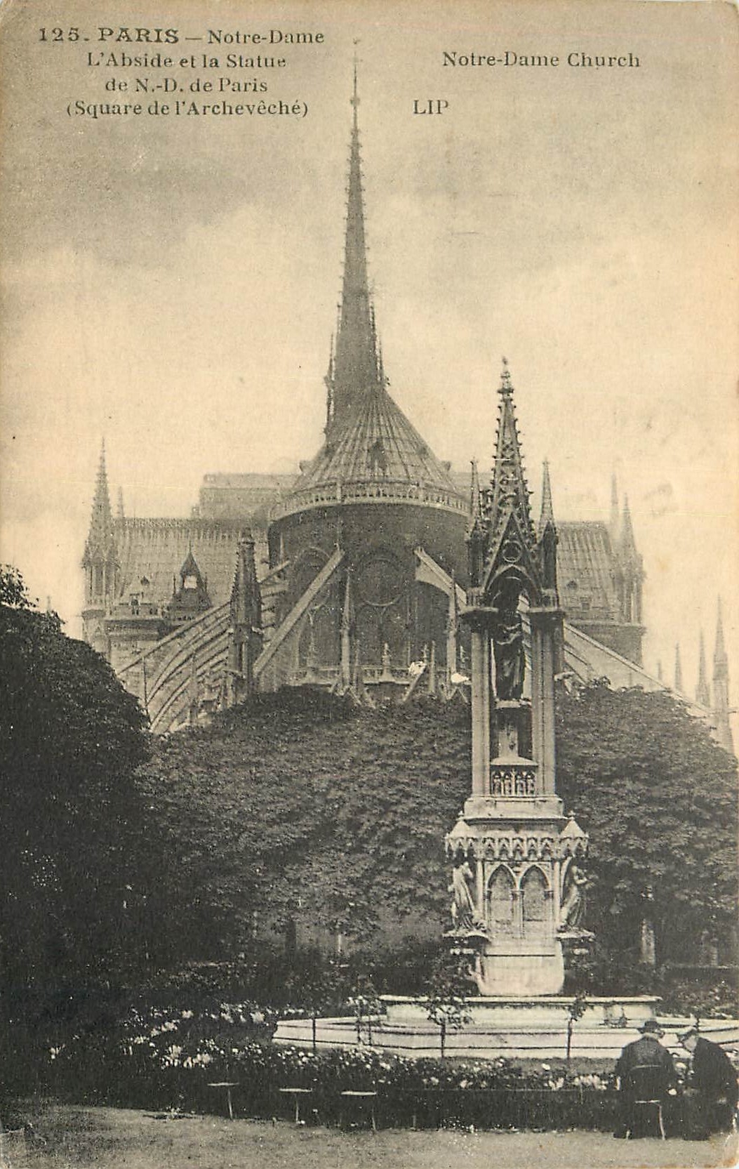 CPA Paris Notre Dame L'Abside et la Statue de N D de Paris Square de l'Archeveche 