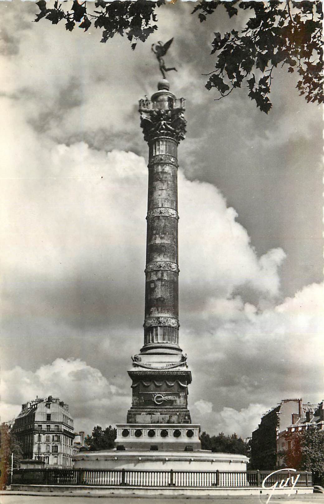 CPA Paris et ses Merveilles Colonne de Juillet Place de la Bastille 