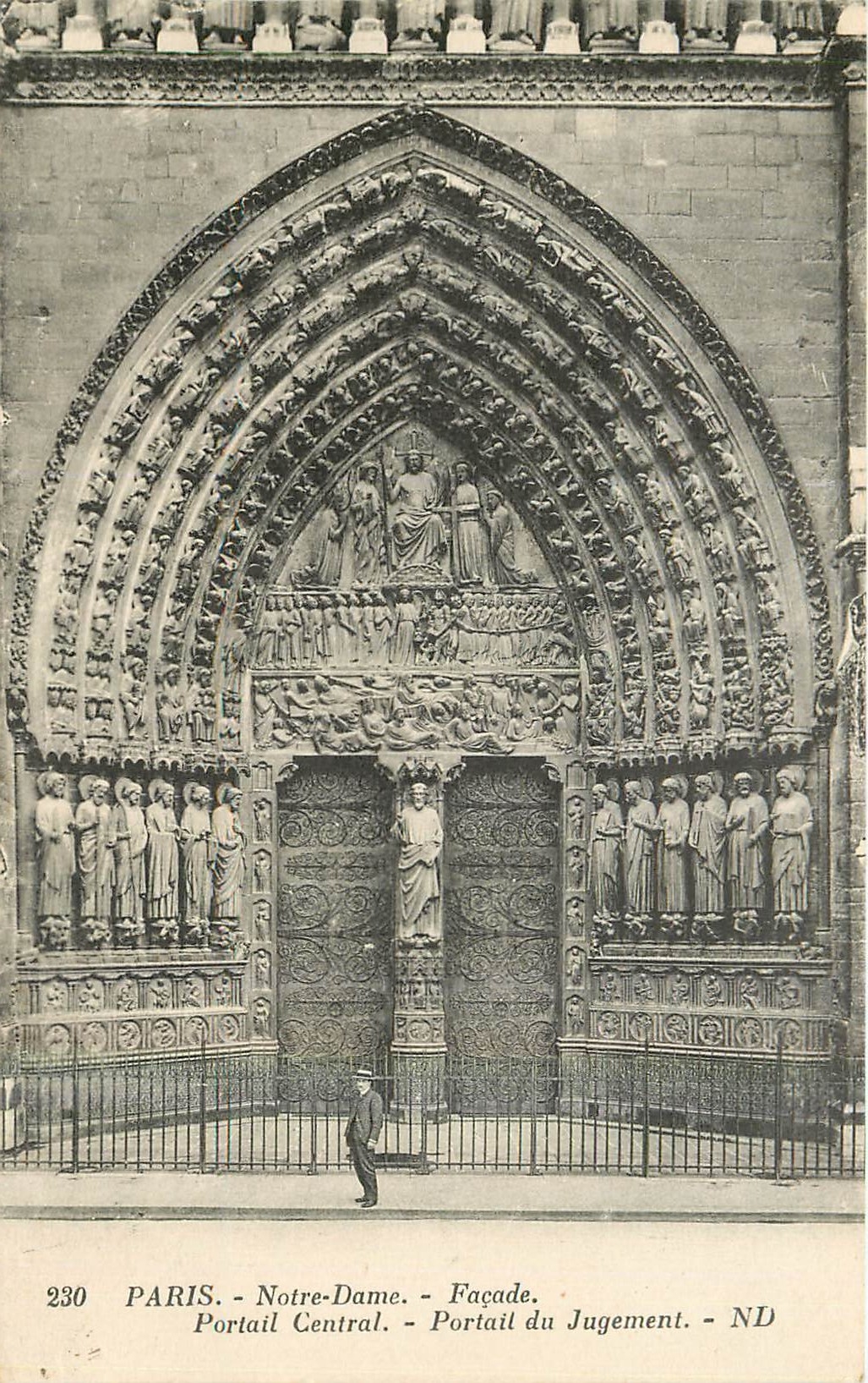 CPA Paris Notre Dame Facade Portail Central Portail du Jugement 