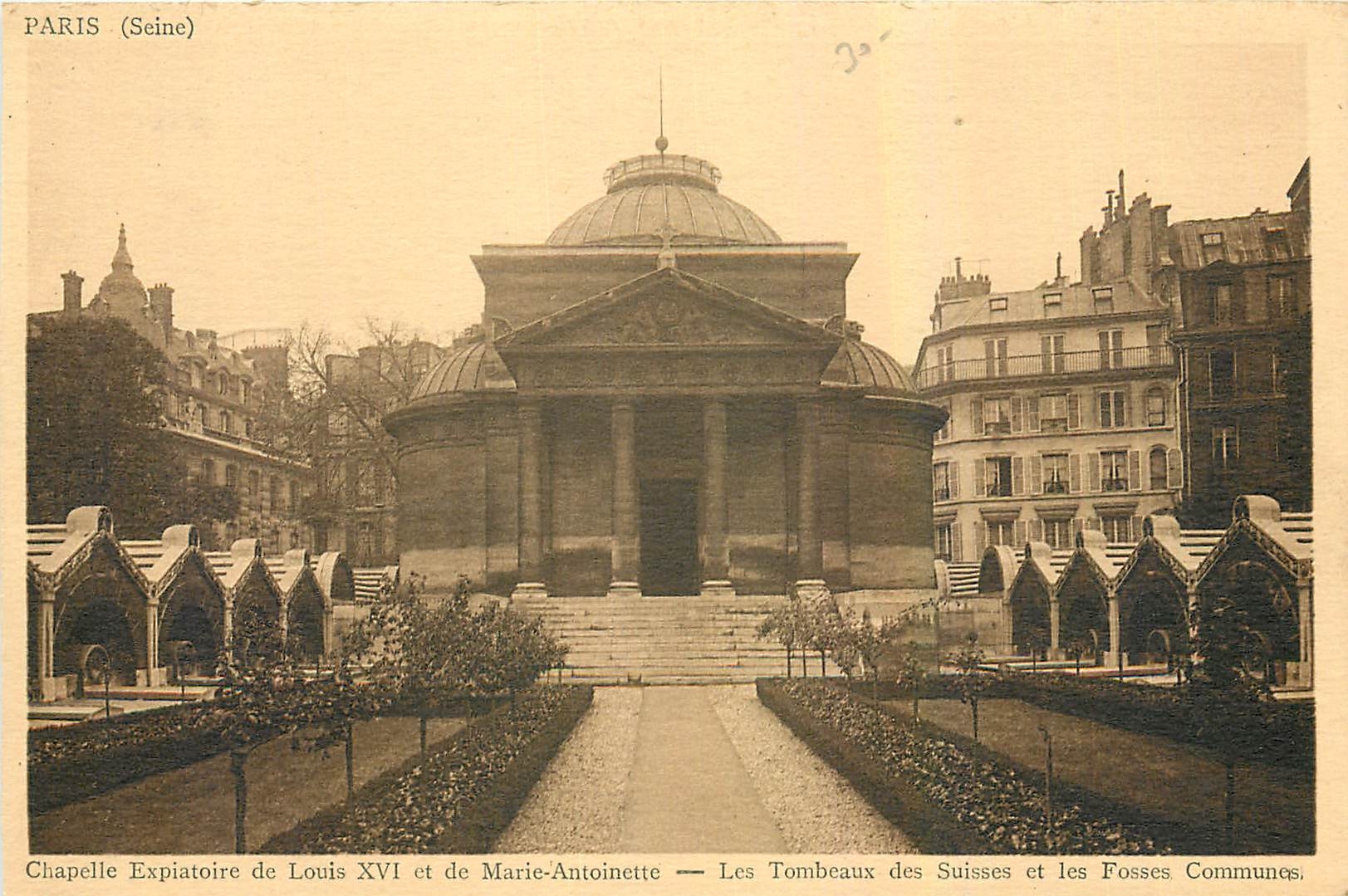 CPA Paris Seine Chapelle Expiatoire de Louis XVI et de Marie Antoinette Les Tombeaux des Suisses et 