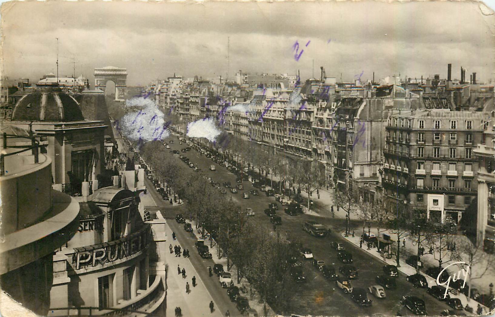 CPA Paris et ses Merveilles Avenue des Champs Elysees Vue generale 