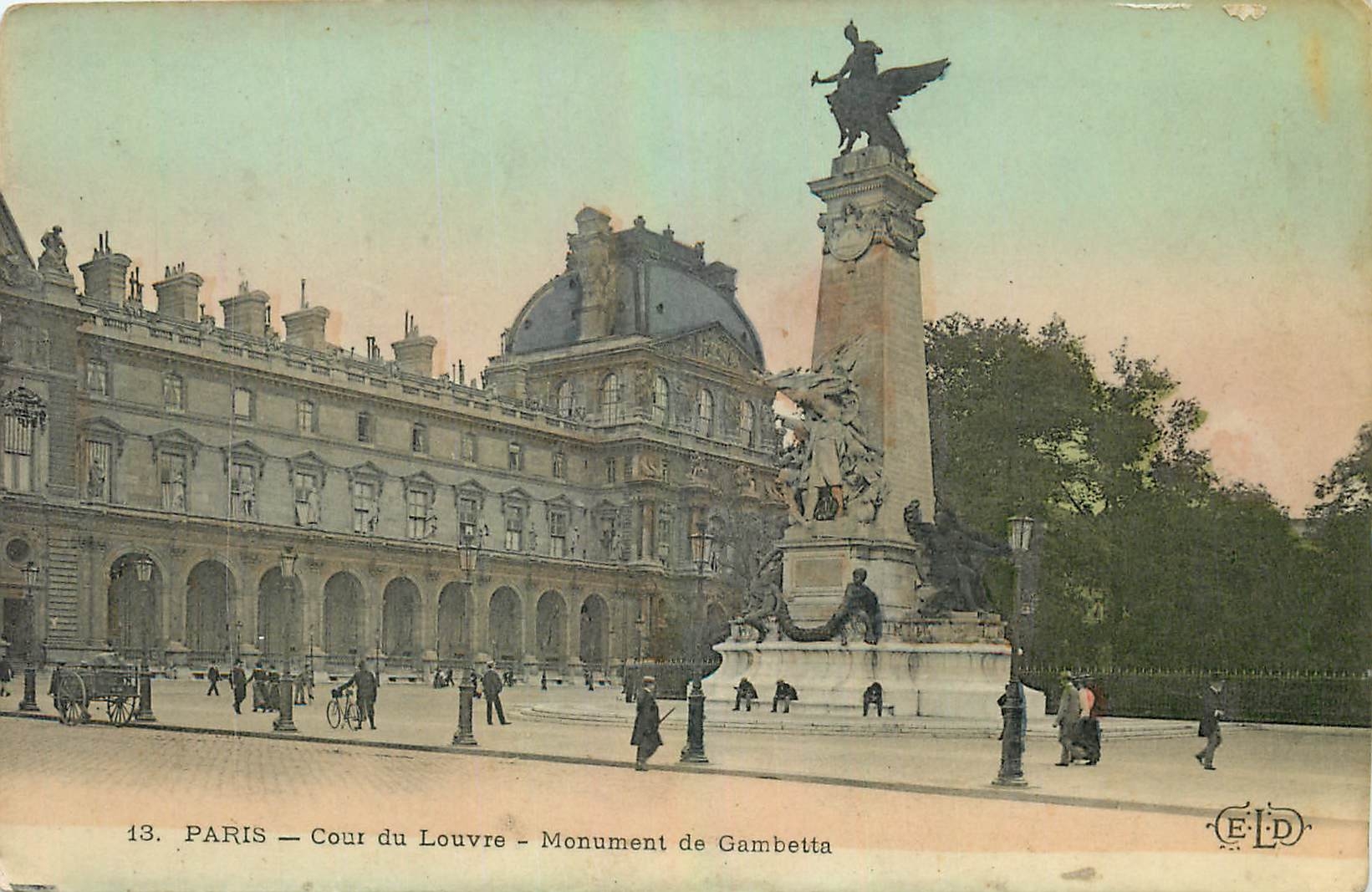 CPA Paris Cout du Louvre Monument de Gambetta 