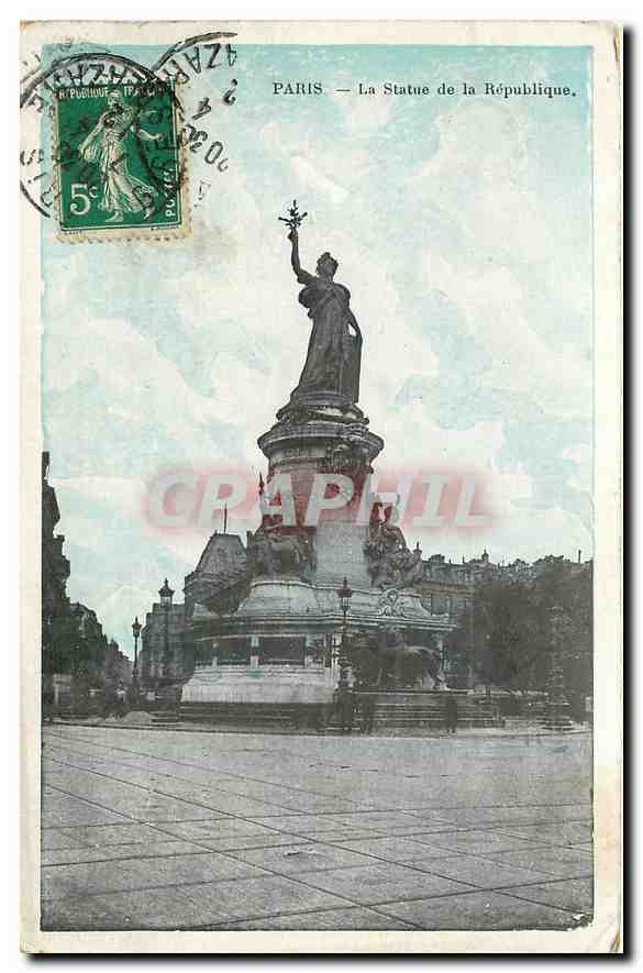 CPA Paris La Satue de la Republique 