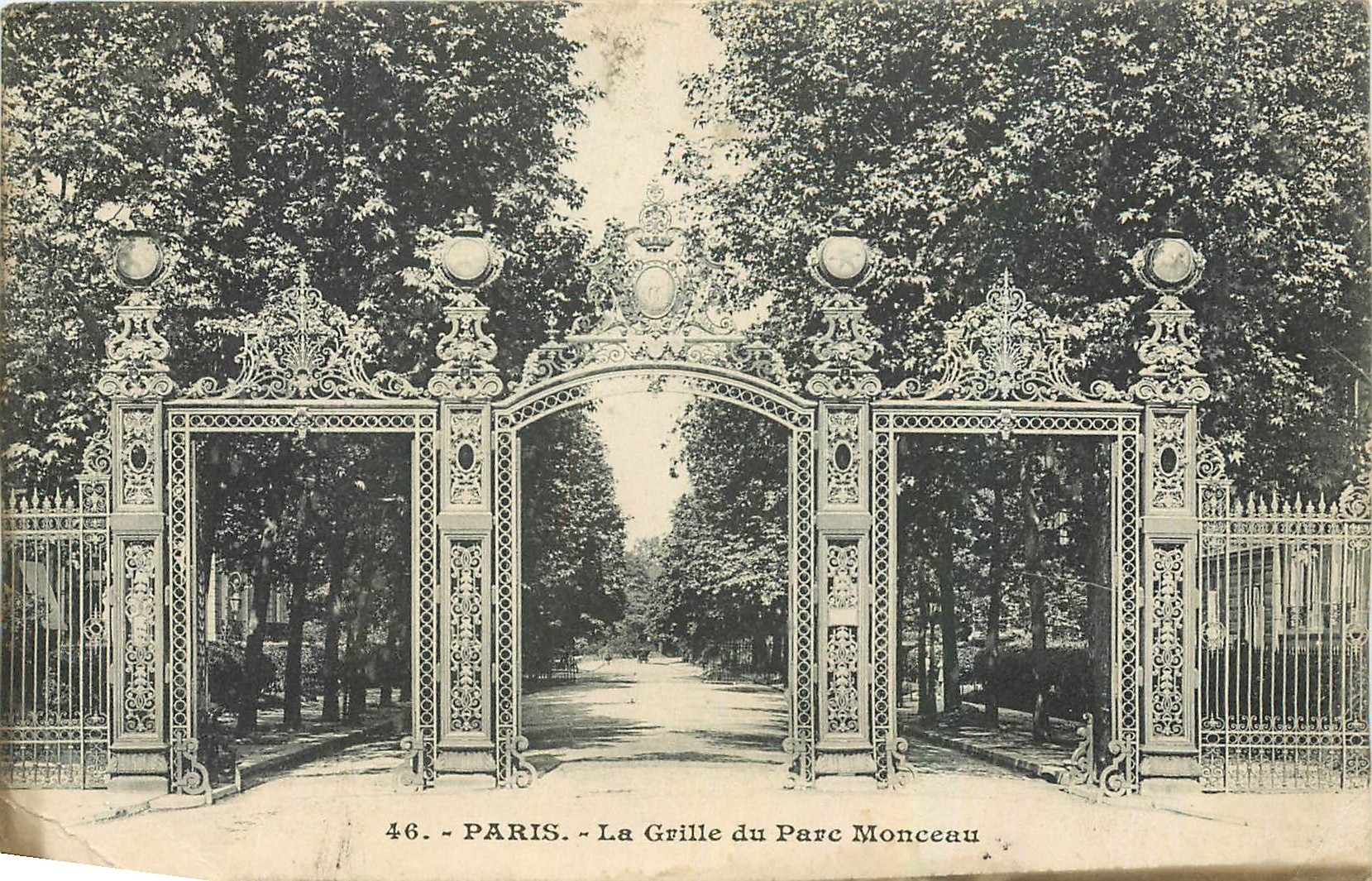 CPA Paris La Grille du Parc Monceau 
