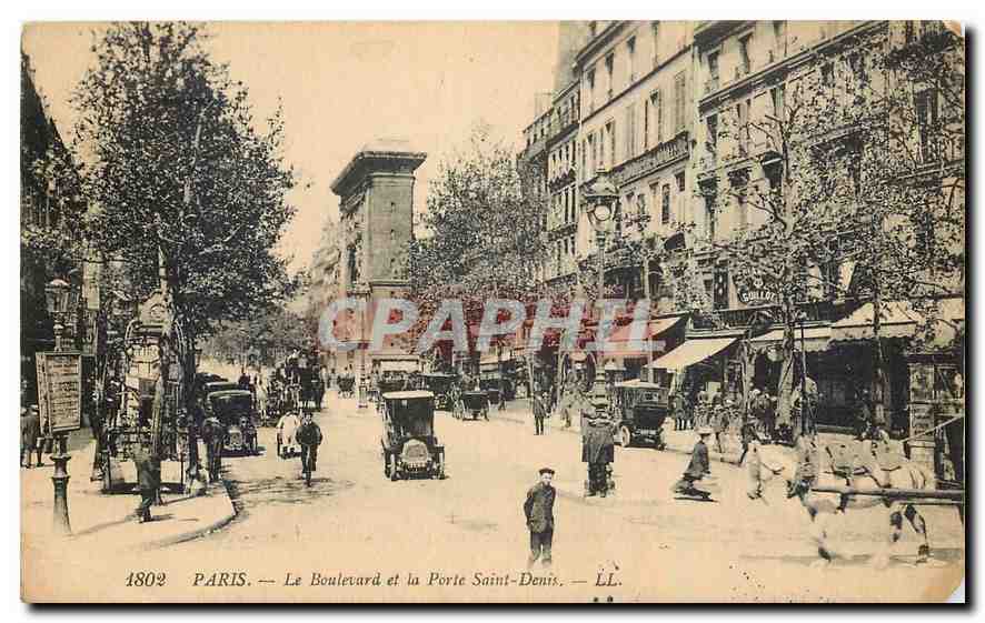 CPA Paris Le Boulevard et la Porte Saint Denis 