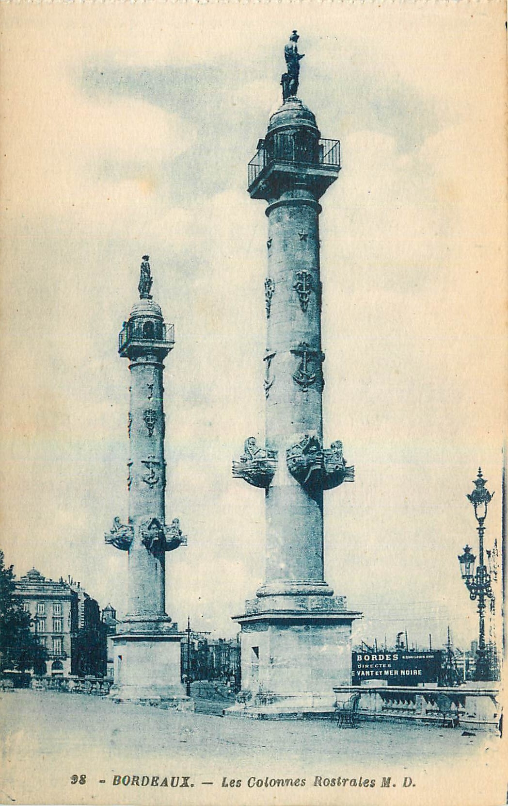 CPA Bordeaux Les Colonnes Rostrales 