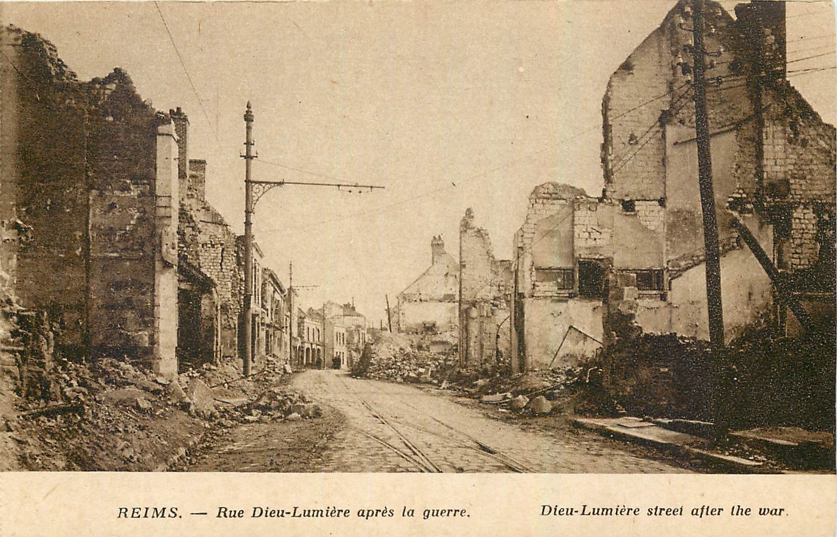CPA Reims Rue Dieu Lumiere apres la guerre 