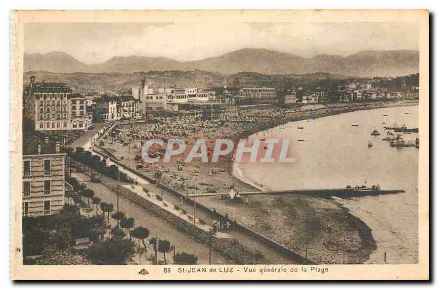 CPA St Jean de Luz vue generale de la Plage 