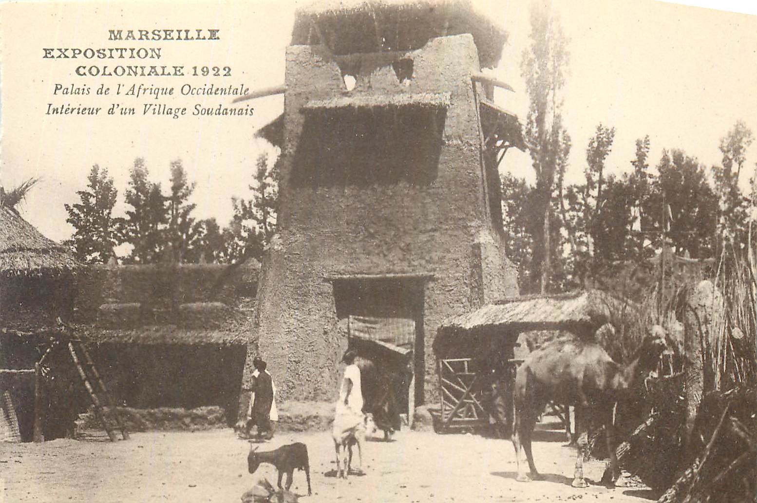 CPA Marseille Exposition Coloniale 1922 Palais de l'Afrique Occidentale Interieur d'un Village Souda