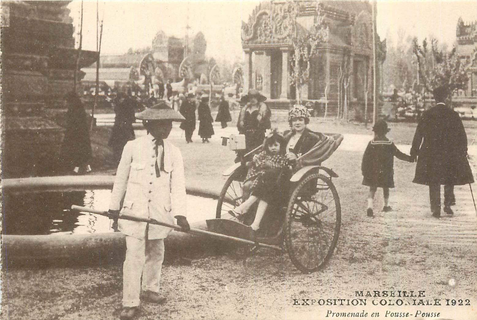 CPA Marseille Exposition Coloniale 1922 Promenade en Pousse Pousse 