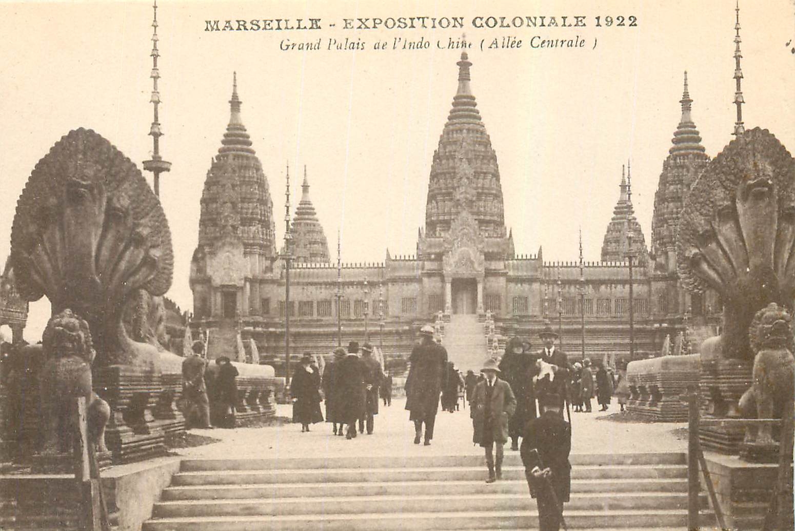 CPA Marseille Exposition Coloniale 1922 Grand Palais de l'Indo-Chine Allee Centrale 
