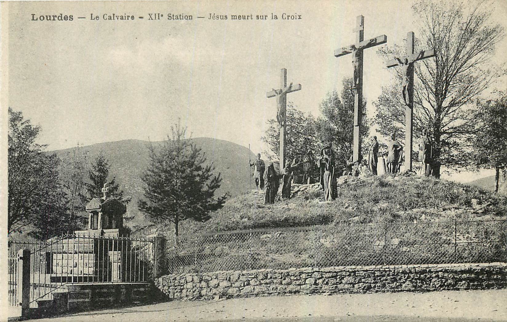 CPA Lourdes Le Calvaire XII Station Jesus meurt sur la Croix 