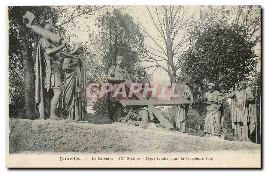 CPA Lourdes Le Calvaire IX Station Jesus tombe pour la troisieme fois 