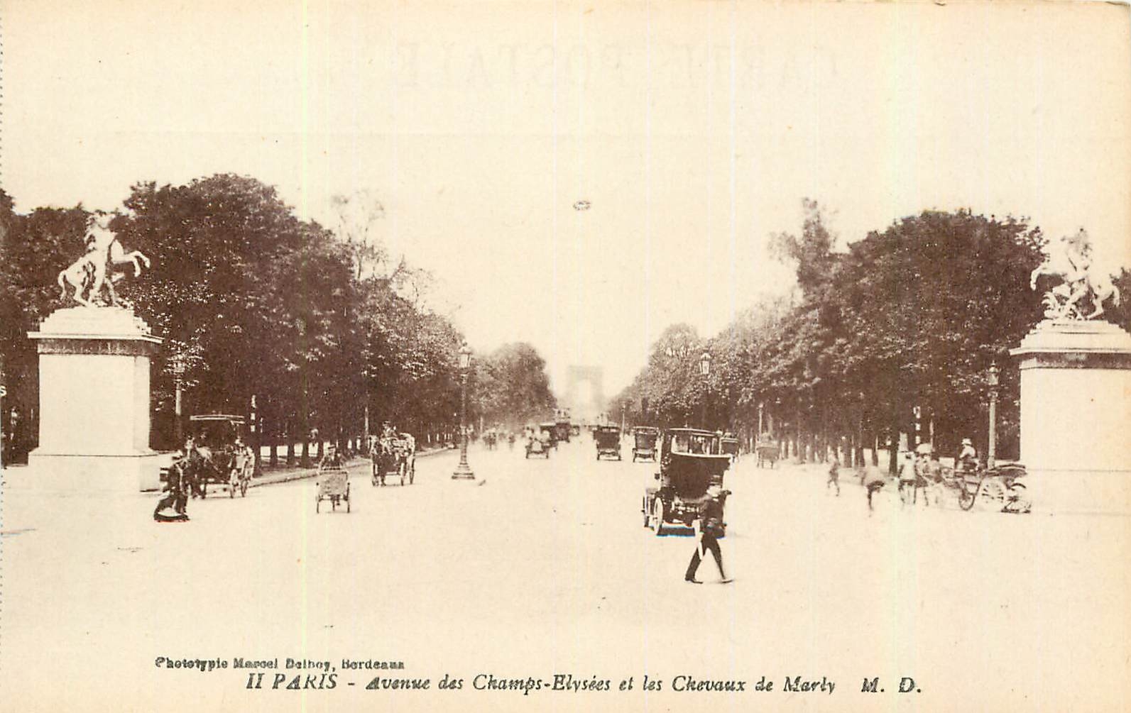 CPA Paris Avenue des Champs Elysees et les Chevaux de Marly 