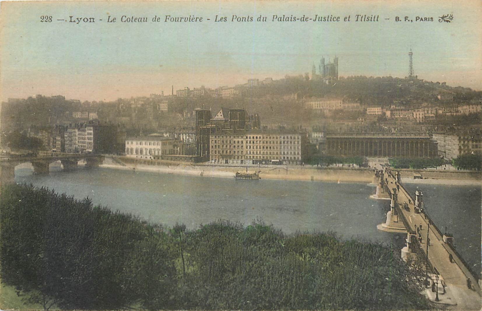 CPA Lyon Le Coteau de Fourviere Les Ponts du Palais de Justice et Tilsitt 