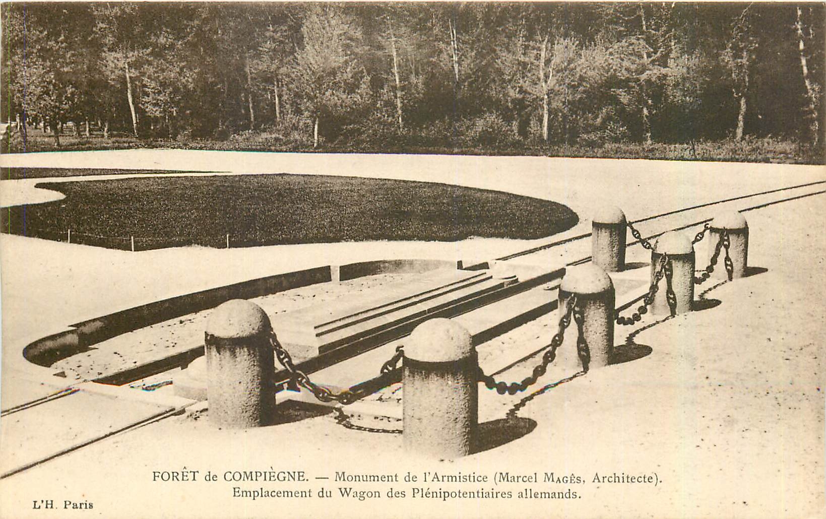 CPA Foret de Compiegne Monument de l'Armistice Emplacement du Wagon des Plenipotentiaires allemands 
