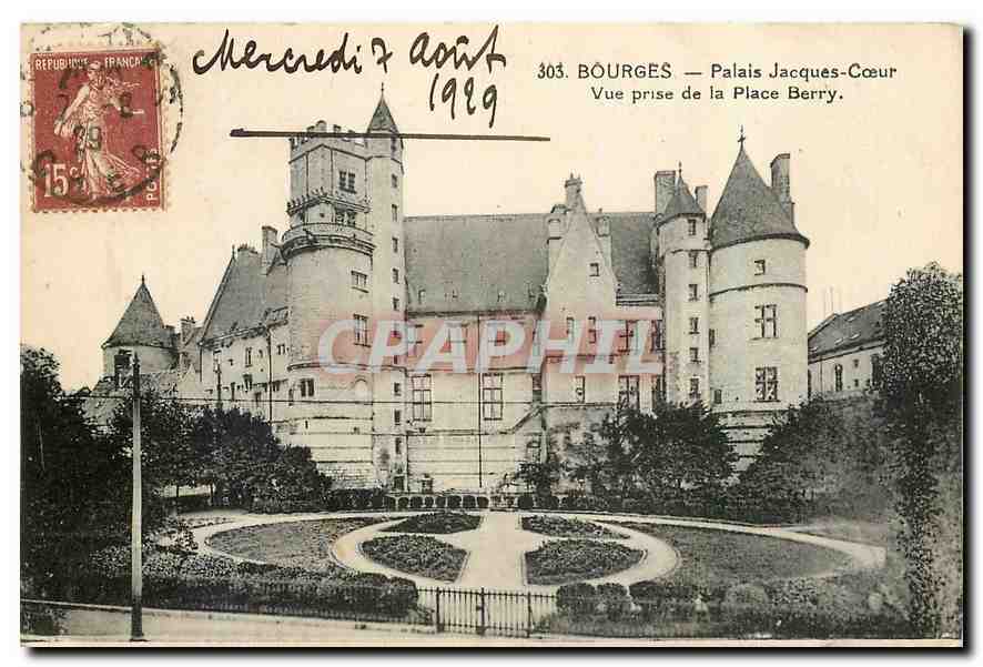 CPA Bourges Palais Jacques Coeur Vue prise de la Place Berry 