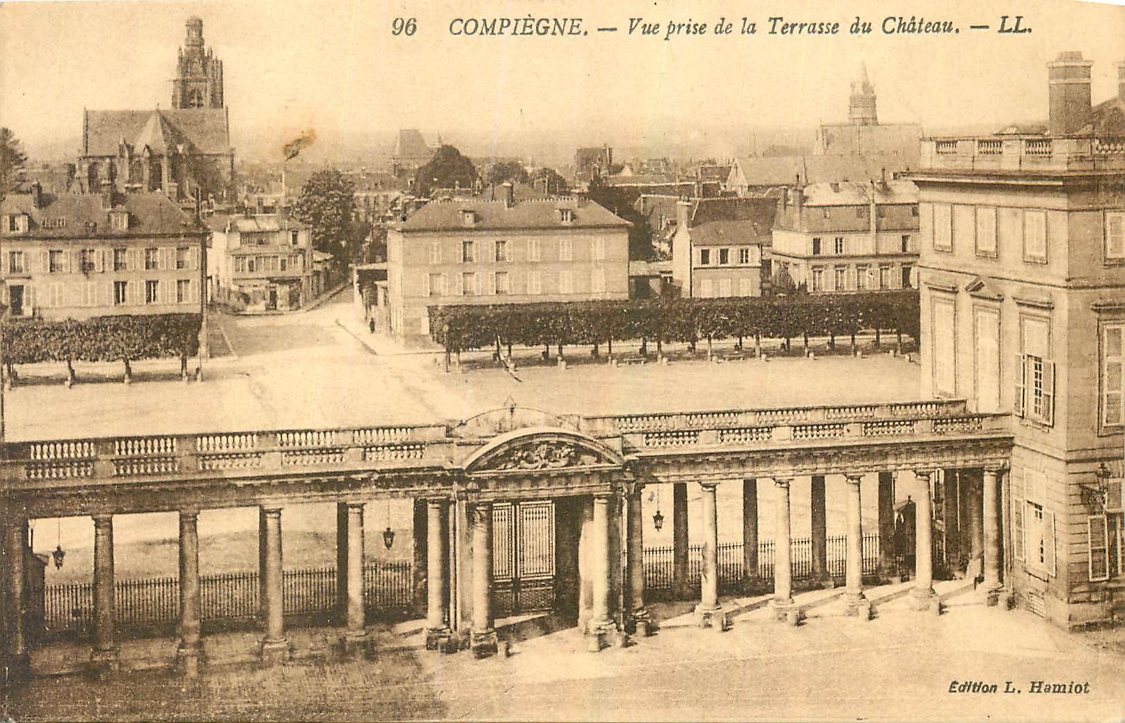 CPA Compiegne Vue prise de la Terrasse du Chateau 