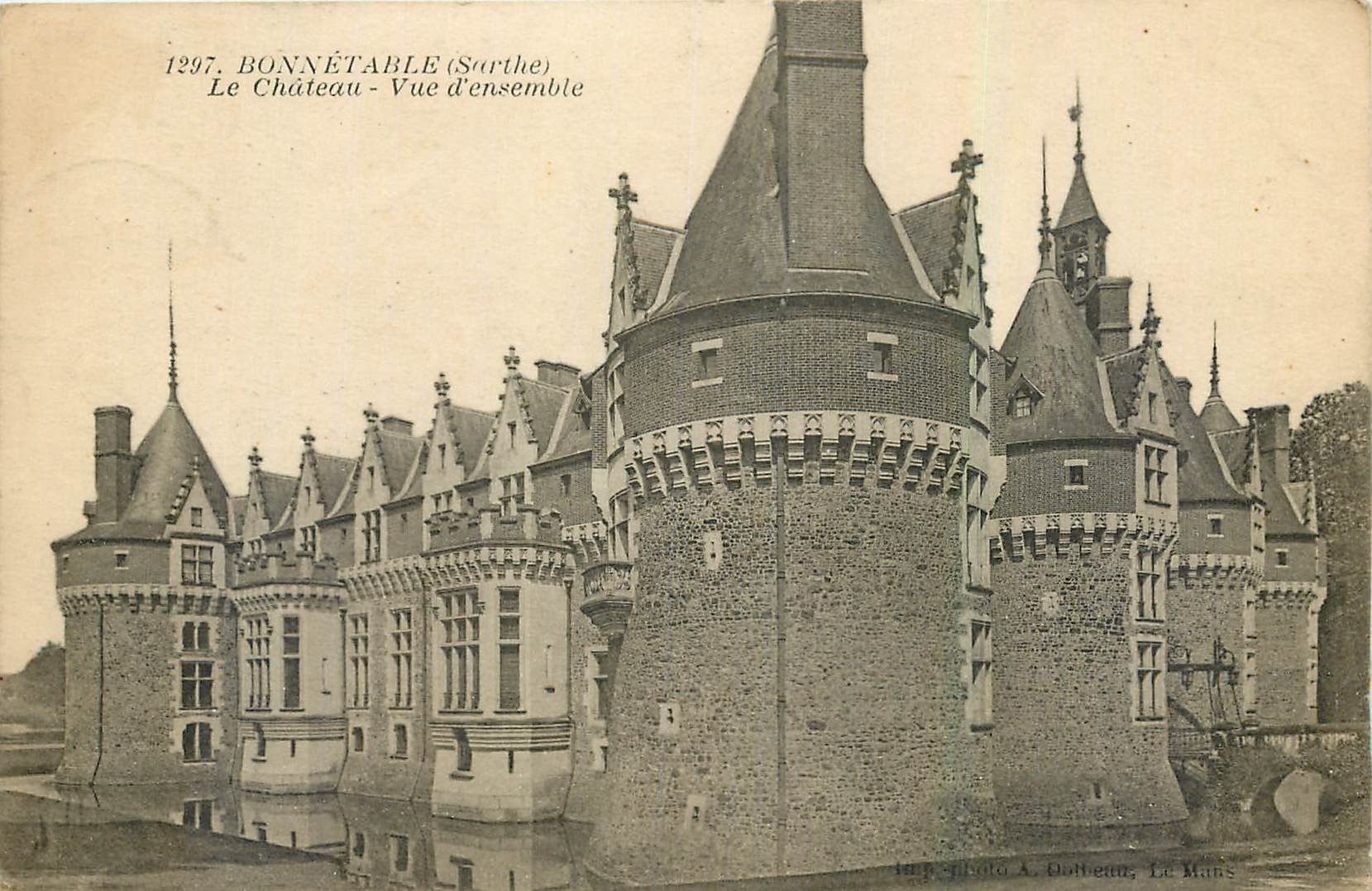 CPA Bonnetable Sarthe Le Chateau Vue d'ensemble 