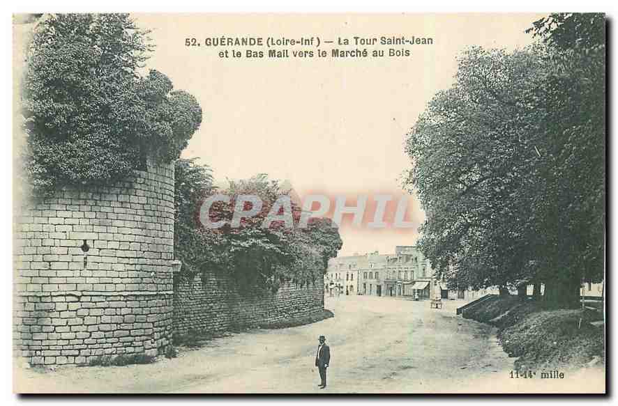CPA Guerande Loire Inf La Tour Saint Jean et le Bas Mail vers le Marche au Bois 
