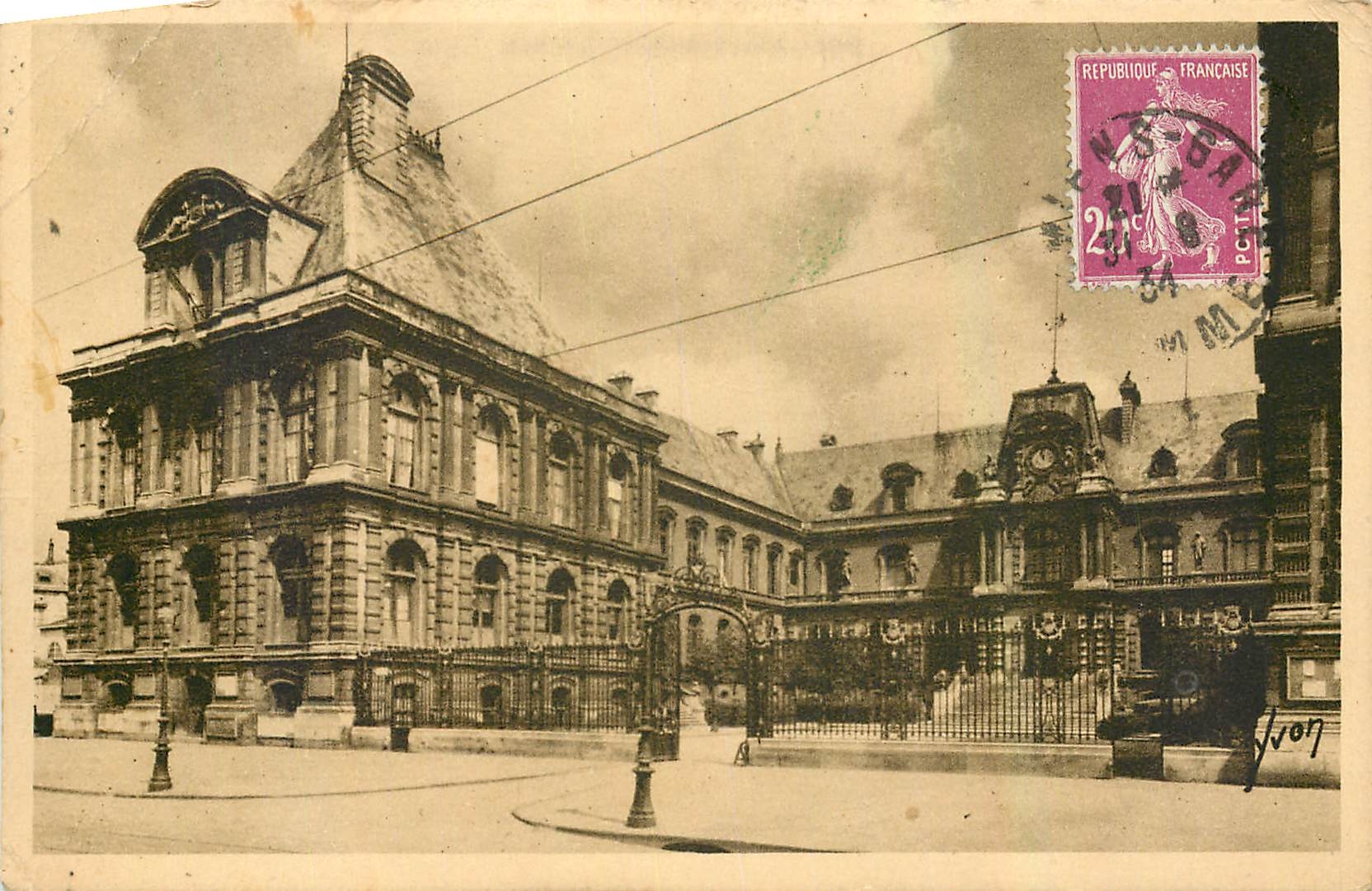 CPA Amiens Somme L'Hotel de Ville 