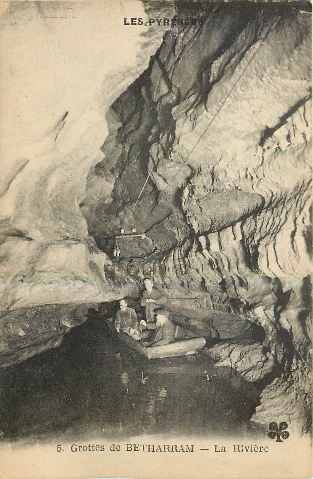 CPA Les Pyrenees Grottes de Betharram La Riviere 