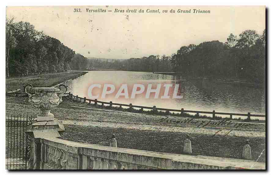 CPA Versailles Bras droit du Canal vu du Grand Trianon 